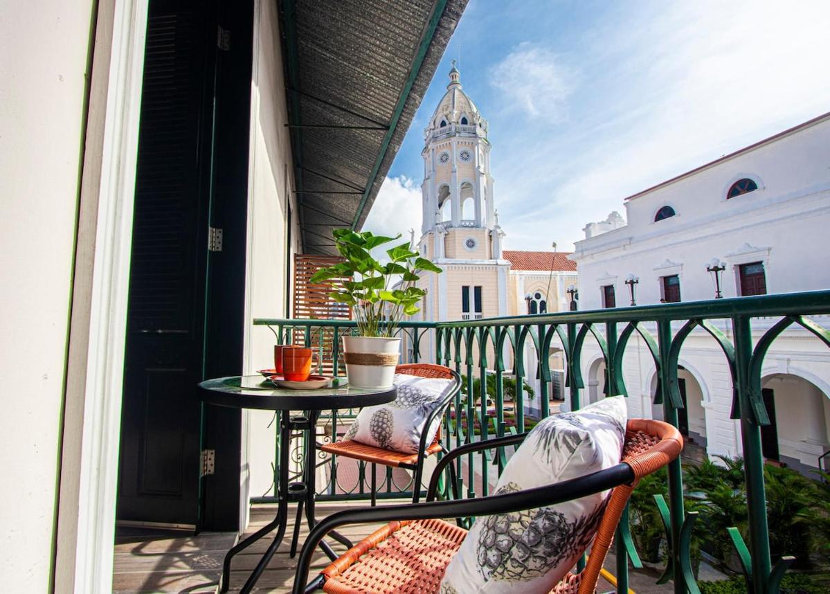 Amazinn Places Casco Viejo Billiard Table And Pool Panama City Exterior photo